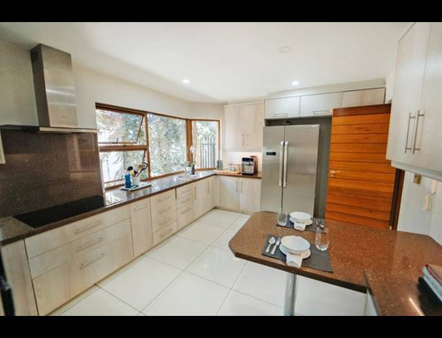 4 BEDROOM PROPERTY TO RENT IN DUXBERRY